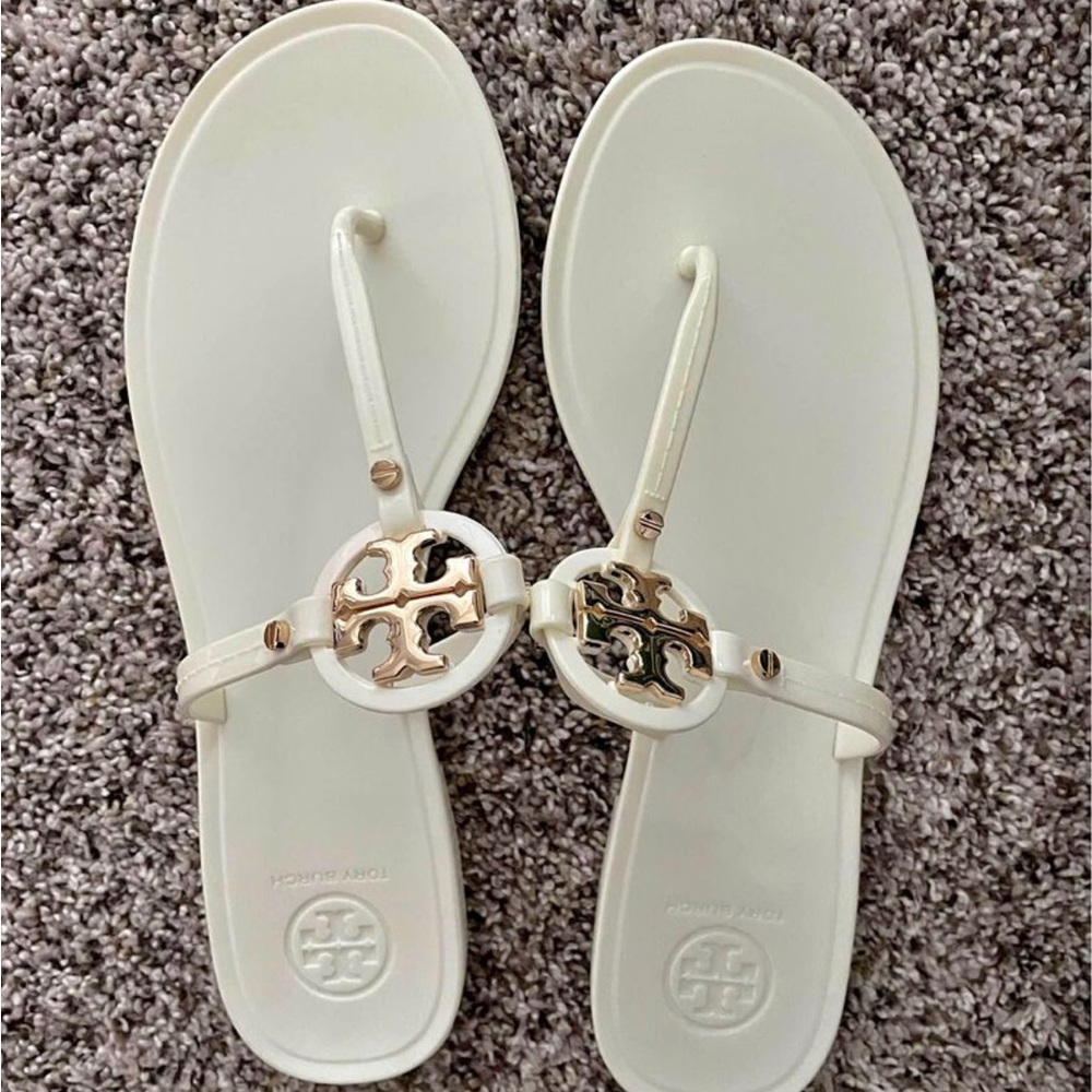 *NEW* TORY BURCH Ivory Mini Miller Jelly Thong Sandal. Size 8. Never worn!